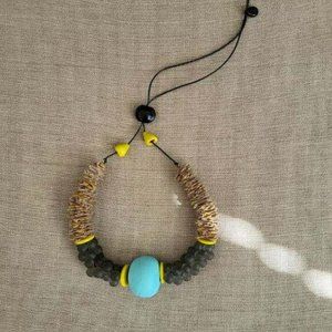 Bead glass leather necklace
